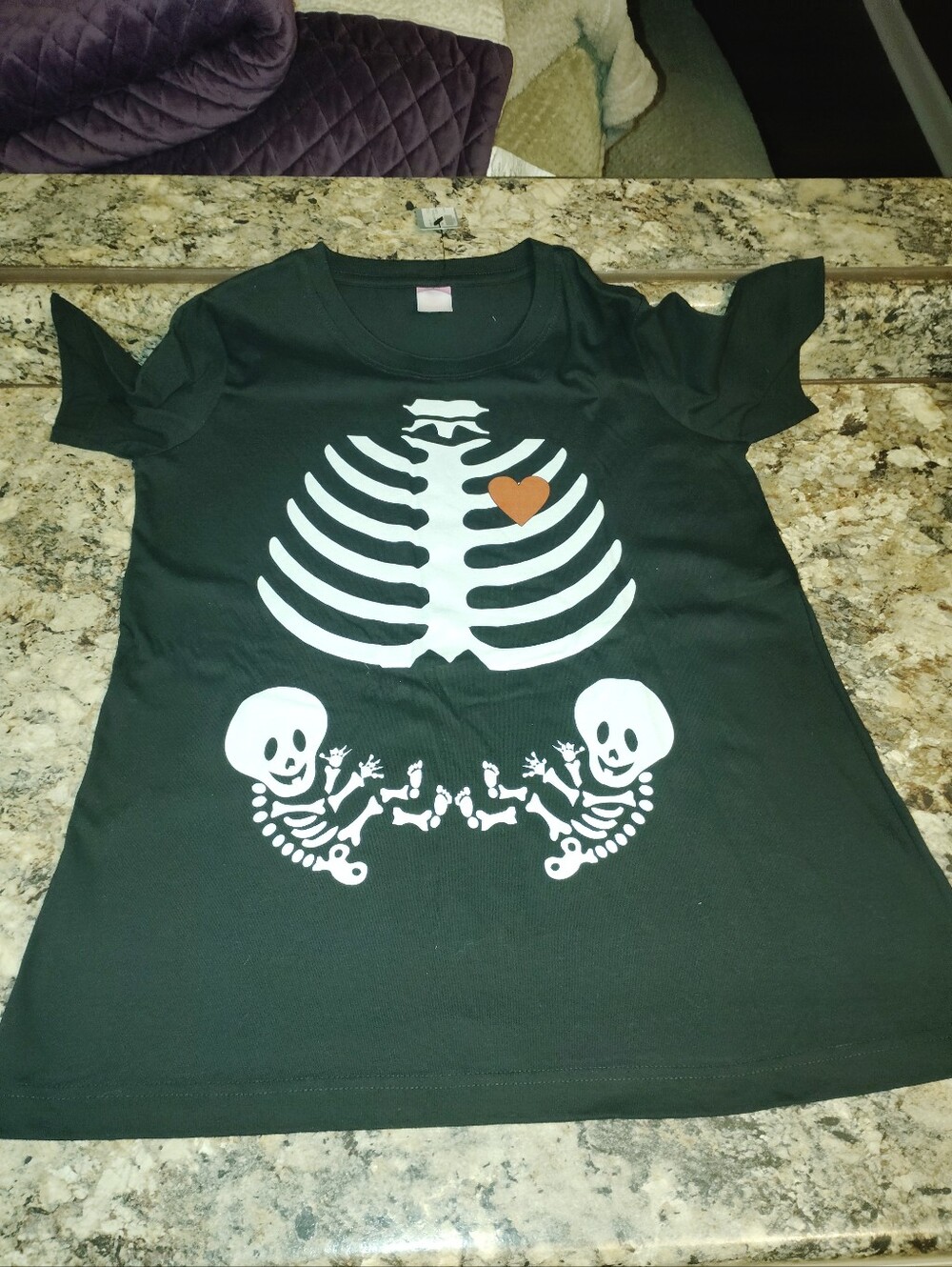 Nwt Women's Black Skeleton Maternity Costume Tee with Brown Heart Twins - Picture 4 of 5